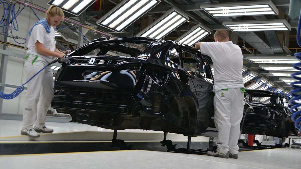 Škoda Auto limited production, canceled shifts on some lines